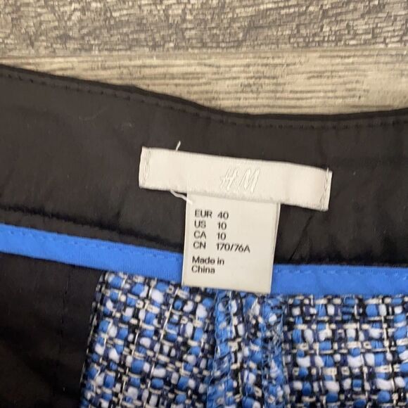 COPY - H&M Blue Tweed High Rise Shorts - Picture 3 of 5